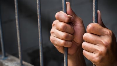 إحالة مدرس بتهمة الاعتداء على طالبة للمحاكمة الجنائية بالشرقية – تفاصيل القضية