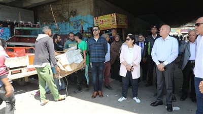 محافظ القاهرة يتابع أعمال نقل الباعة وتسكينهم بموقف السلام النموذجي استعدادًا لافتتاحه
