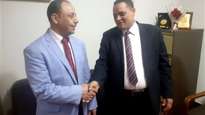 عميد كلية الحقوق بقنا يهنئ أعضاء هيئة التدريس والعاملين بعيد الفطر المبارك