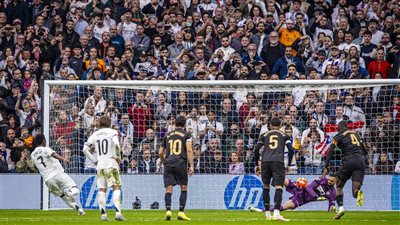 فالنسيا يهزم ريال مدريد 2-1 في الدوري الإسباني