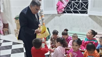 محافظ الدقهلية اثناء زيارته دار المساعى للأيتام: 