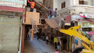 غلق 3 منشآت والتحفظ علي 257 حالة إشغال وإزالة محل مخالف و 25 سقيفة صاج و 4 أكشاك بالإسكندرية