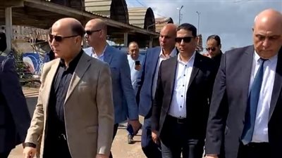  عبد المعطى يتفقد مجمع المواقف بكفر الشيخ لمتابعة تطبيق التعريفة الجديدة