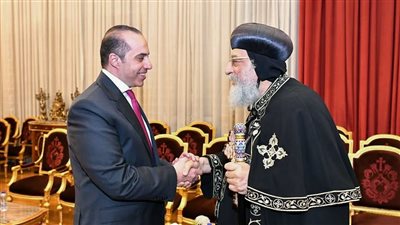 وزير الشئون النيابية يهنئ البابا تواضروس والأقباط بعيد القيامة المجيد