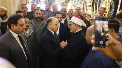 محافظ كفر الشيخ يقدم واجب العزاء فى والد الدكتور سلامة داود رئيس جامعة الأزهر بقرية سنهور المدينة