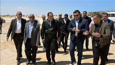 رئيس الوزراء يتفقد مشروع مارينا 