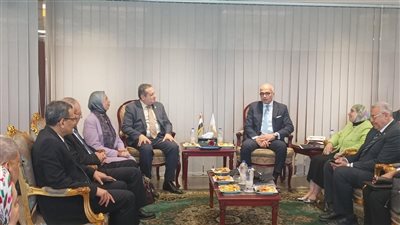 جامعة عين شمس تتقدم رسمياً بطلب الاعتماد المؤسسي من هيئة جودة التعليم