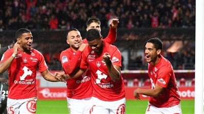 تعادل مثير بين سانت إيتيان وبريست بثلاثية لكل فريق في الدوري الفرنسي