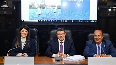 وزيرة التخطيط أمام 