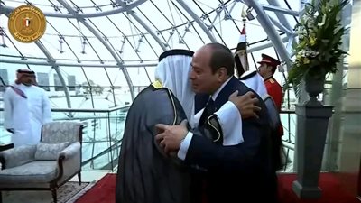 السيسي وأمير الكويت يتفقان على تعزيز التعاون الثنائي ودعم الاستقرار الإقليمي في لقاء تاريخي