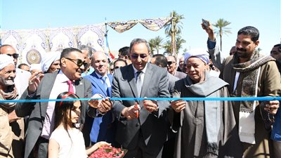 بحجم استثمارات بلغ 90 ملبون جنيه.. محافظ قنا يفتتح محطتي صرف صحي 