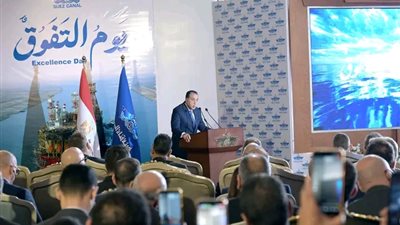 رئيس الوزراء يُشيد بتطور قناة السويس: تحول جذري في أنشطتها وخدماتها