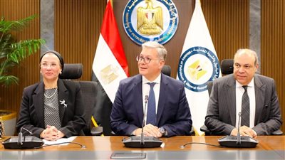 وزراء البترول والبيئة والطيران يبحثون التعاون في مشروع إنتاج وقود الطائرات المستدام 