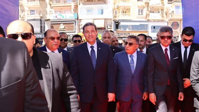 محافظا دمياط والدقهلية يفتتحان معرض 