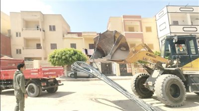 وزير الإسكان يصدر قراري إزالة مخالفات بالعلمين ودمياط الجديدة ويؤكد المتابعة