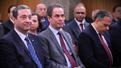 محافظ دمياط يشارك الوزراء والمحافظين احتفالات الكنيسة الإنجيلية بعيد القيامة