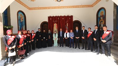 وفد جامعة كفر الشيخ  يزور كنيسة مارمينا لتقديم التهنئة للإخوة المسيحيين