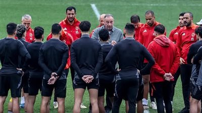 أحمد حسن يكشف عن عقوبات مالية ضد لاعبي الأهلي عقب الخروج من المونديال