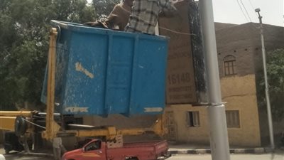 محافظ أسيوط: يواصل حصر الإعلانات المخالفة.. ورفع 13 إعلانًا غير مرخص بالغنايم