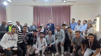 الدكتور عماره يكريم  فريق كره القدم بالمعهد المتوسط للخدمة الاجتماعية بكفر الشيخ 