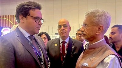 وزير الثقافة يلتقي وزيري الخارجية والإعلام الهنديين على هامش 