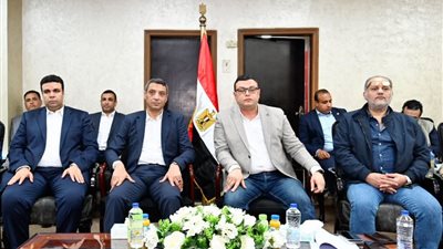 وزير الإسكان يتفقد مشروعات السويس الجديدة: نعمل ميدانيًا لتجاوز المعوقات وتسريع الإنجاز