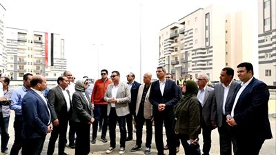 بجولة تفقدية.. وزير الإسكان يتابع تنفيذ 400 ألف وحدة في مشروع 