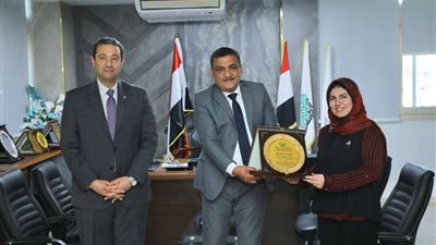 محافظ دمياط يتفقد مشروعات دمياط الجديدة ويناقش تطوير طريق حيوي