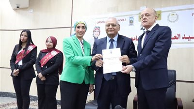 جامعة الأقصر تكرم علمائها في عيد العلم بدورتها الثانية 