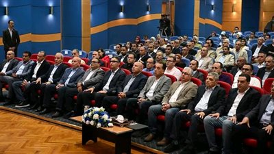 رئيس الوزراء يشهد عرضًا حول المرحلة الأولى من تطوير ميناء غرب بورسعيد