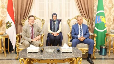 خلال زيارة السفير الكندي.. محافظ المنيا: جادون في منح الفرص الاستثمارية ودعم كافة القطاعات