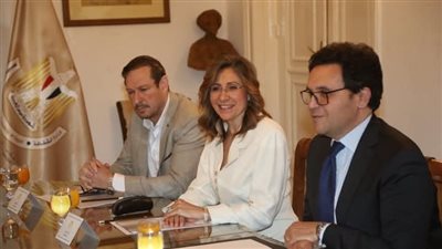 وزير الثقافة يجتمع بلجنة اختيار الرئيس الجديد لأكاديمية الفنون