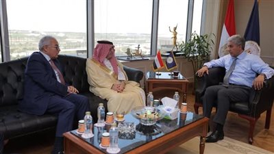 وزير السياحة يبحث مع رئيس المنظمة العربية للسياحة ترتيبات مؤتمر 