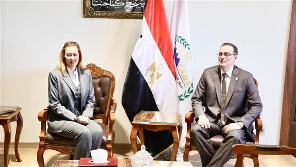 خلف الحدث