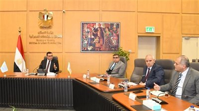 وزير الإسكان يعقد اجتماعه الدوري لمتابعة المشروعات السكنية بعددٍ من المدن الجديدة