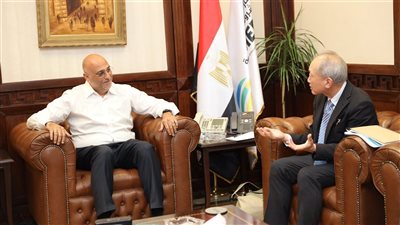 بدء المرحلة الثانية لتطوير المشروعات الصناعية الصغيرة بالمنيا والإسكندرية مع 