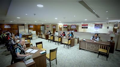 غرفة عمليات بعثة حج القرعة.. منظومة دقيقة تعمل على مدار الساعه لضمان راحة وسلامة ضيوف الرحمن