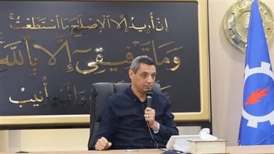 محافظ السويس يضع حجر الأساس لمشروع إنشاء الإسكان البديل بحي عتاقة