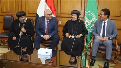 محافظ القليوبية يستقبل وفد الكنيسة لتقديم التهنئة بعيد الأضحى المبارك
