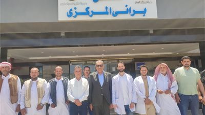 محافظ مطروح يقيل نائب رئيس مدينة «برانى» ويحيل مدير النظافة للتحقيق.. تعرف السبب
