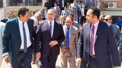 عميد حقوق قنا يستقبل نقيب المحامين ويؤكد على دور الكلية في تخريج أجيال قادرة على حمل أمانة العدالة