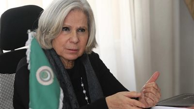 وزيرة التضامن تكرم السفيرة هيفاء أبو غزالة تقديرًا لجهودها بـ