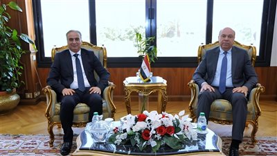وزير الطيران المدني يلتقي رئيس جهاز حماية المستهلك لبحث سبل التعاون المشترك بين الجانبين