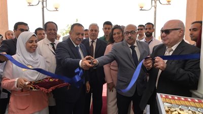 محافظ أسيوط يفتتح أول وحدة لطب الأسرة بمدينة ناصر لخدمة سكان المجتمعات الجديدة