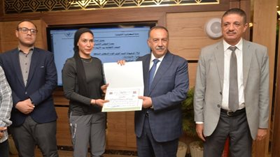 محافظ أسيوط يكرم أبطال 