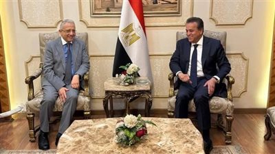 الدكتور خالد عبدالغفار يستقبل وزير الصحة التونسي بمطار القاهرة الدولي لتعزيز التعاون 