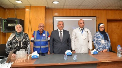 محافظ أسيوط يشهد أول يوم علمي للتوعية بـ الديمنشيا بمستشفى الإيمان العام 