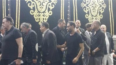 أشرف زكي ومرتضى منصور يشاركان في عزاء والد تامر عبد المنعم بمكرم عبيد