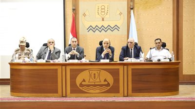 محافظ كفرالشيخ  يعتمد قرارات جديدة لتطوير البنية التحتية ودعم التنمية المستدامة بالمراكز والقرى