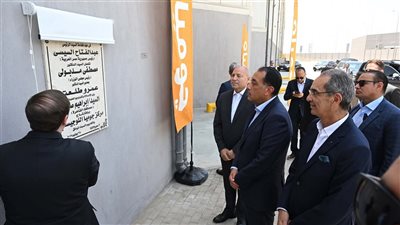 رئيس الوزراء يفتتح أكبر مستودع لوجستي للتجارة الإلكترونية لشركة 